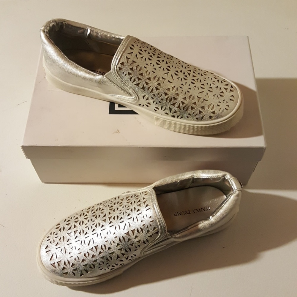 Ivanka Trump Slip On Sneaker Youth Girls Size US4
